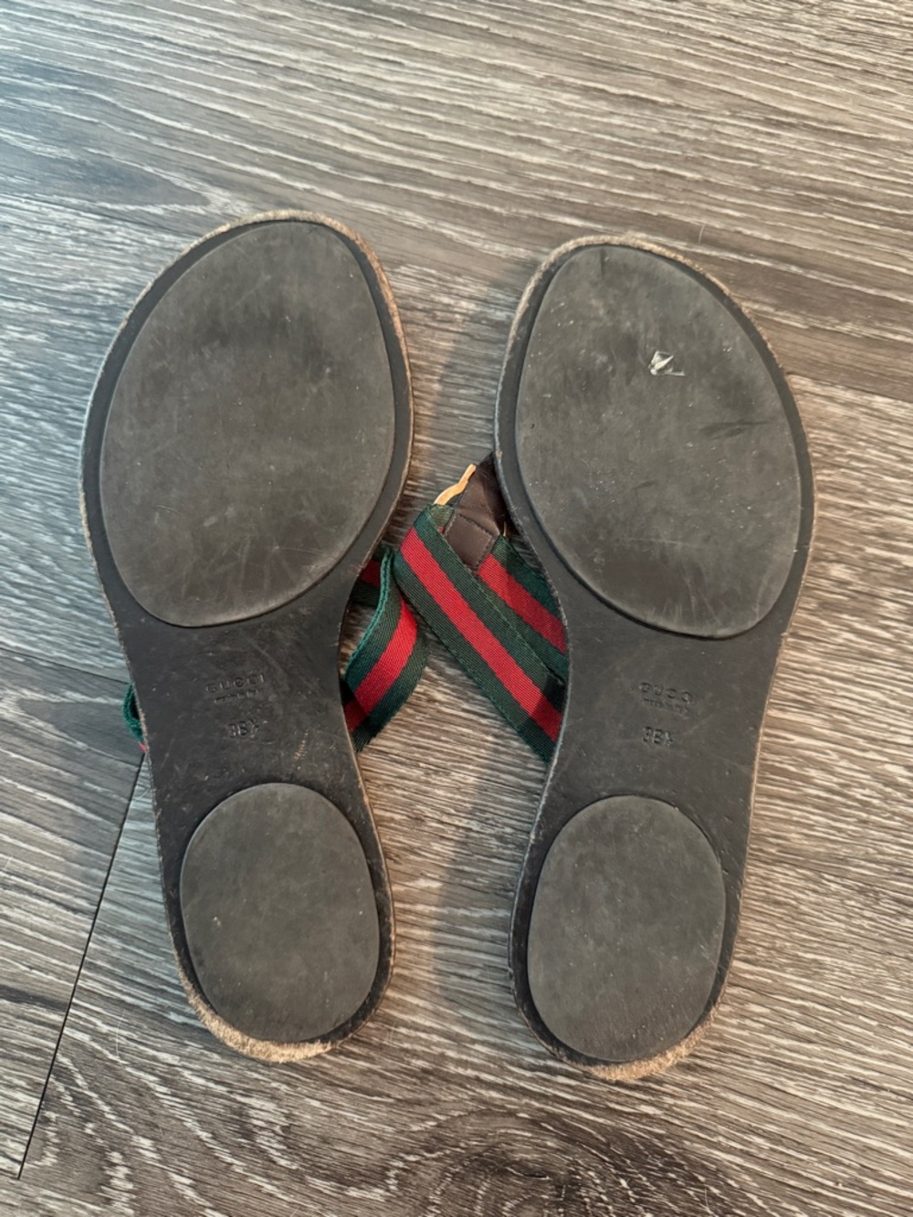 Gucci Guccissima Thong Sandal - Picture 7 of 7